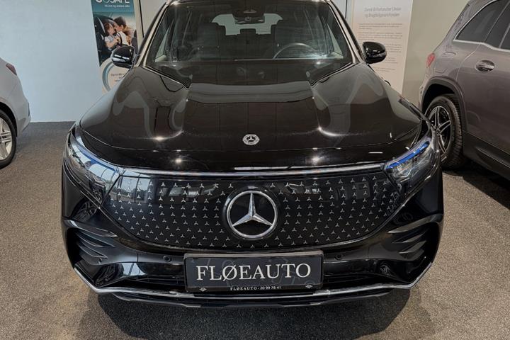 Sort Mercedes EQB250+ fra 2024