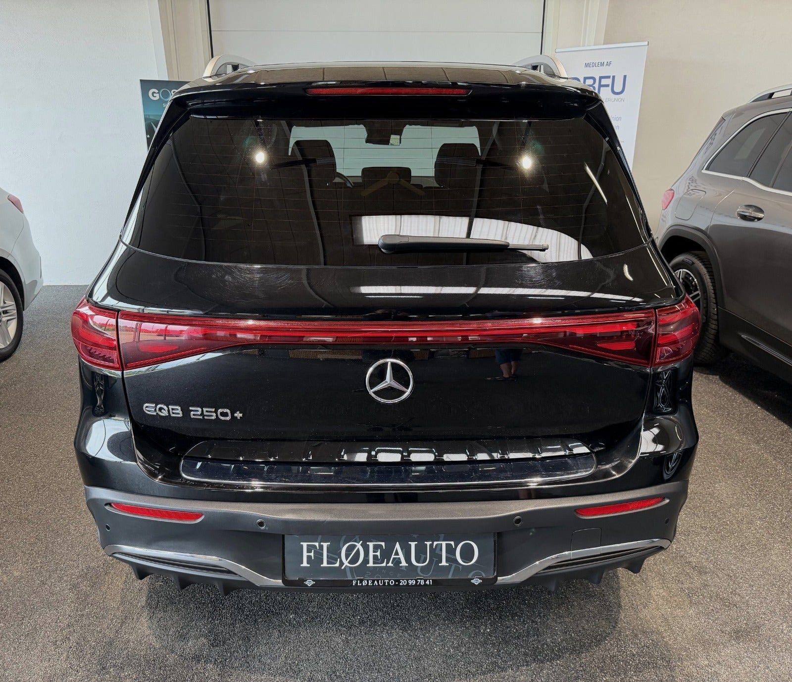 Sort Mercedes EQB250+ fra 2024