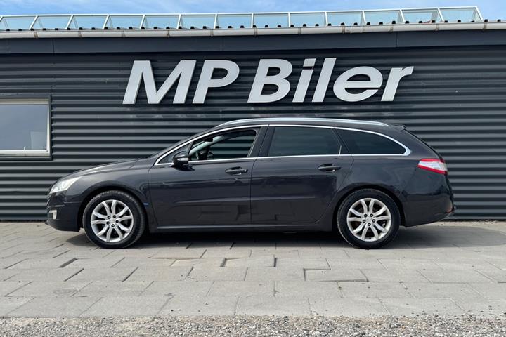 Grå Peugeot 508 fra 2012