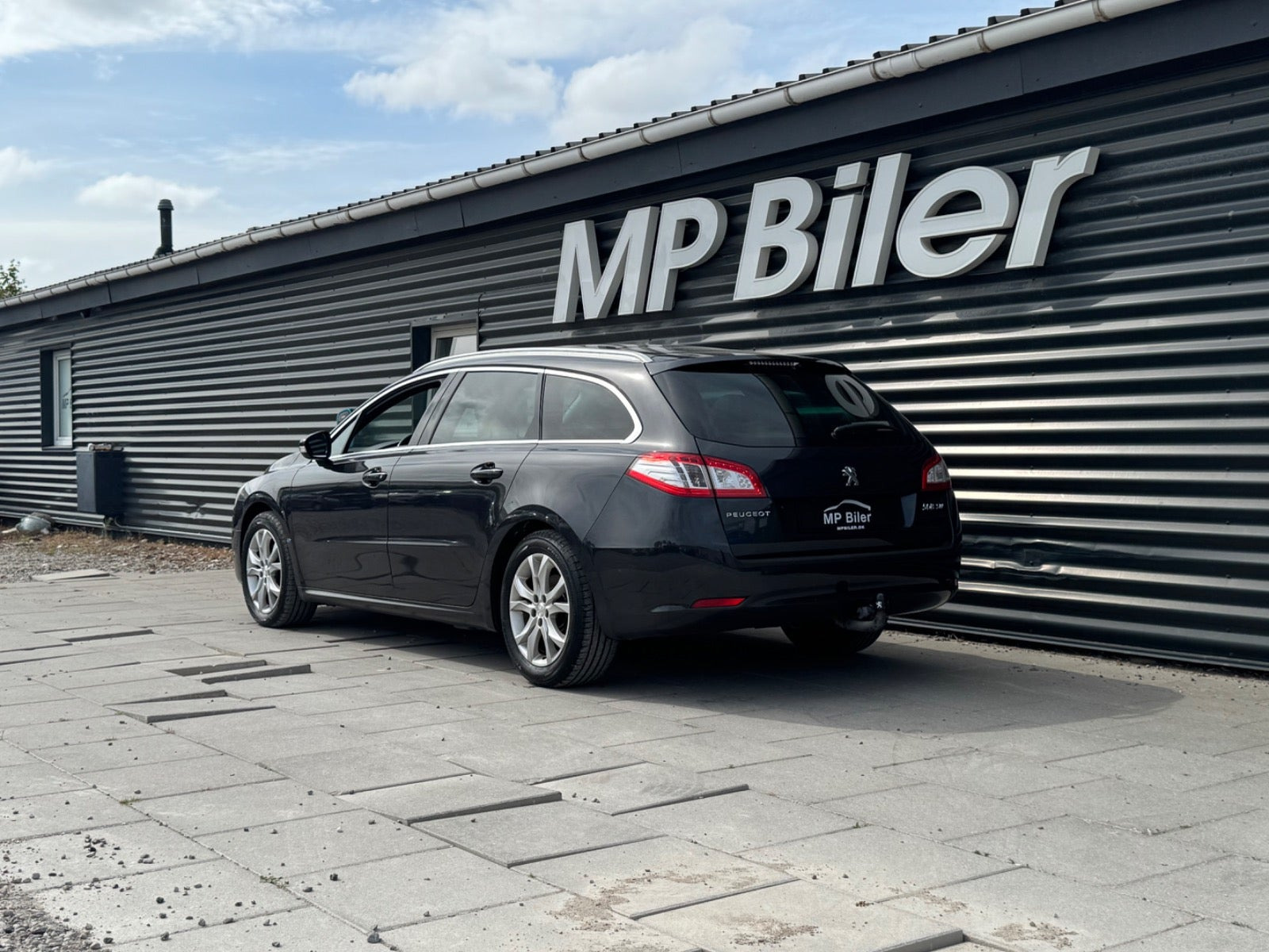 Grå Peugeot 508 fra 2012