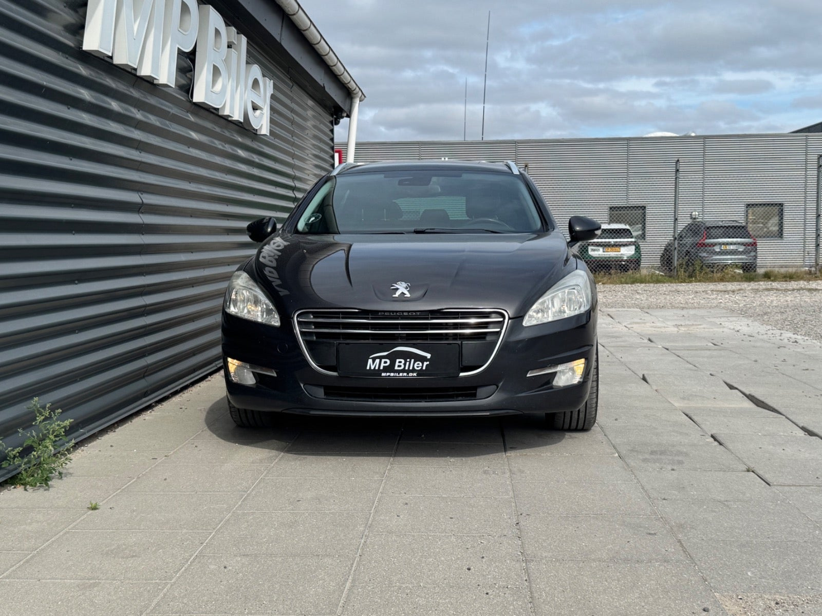 Grå Peugeot 508 fra 2012