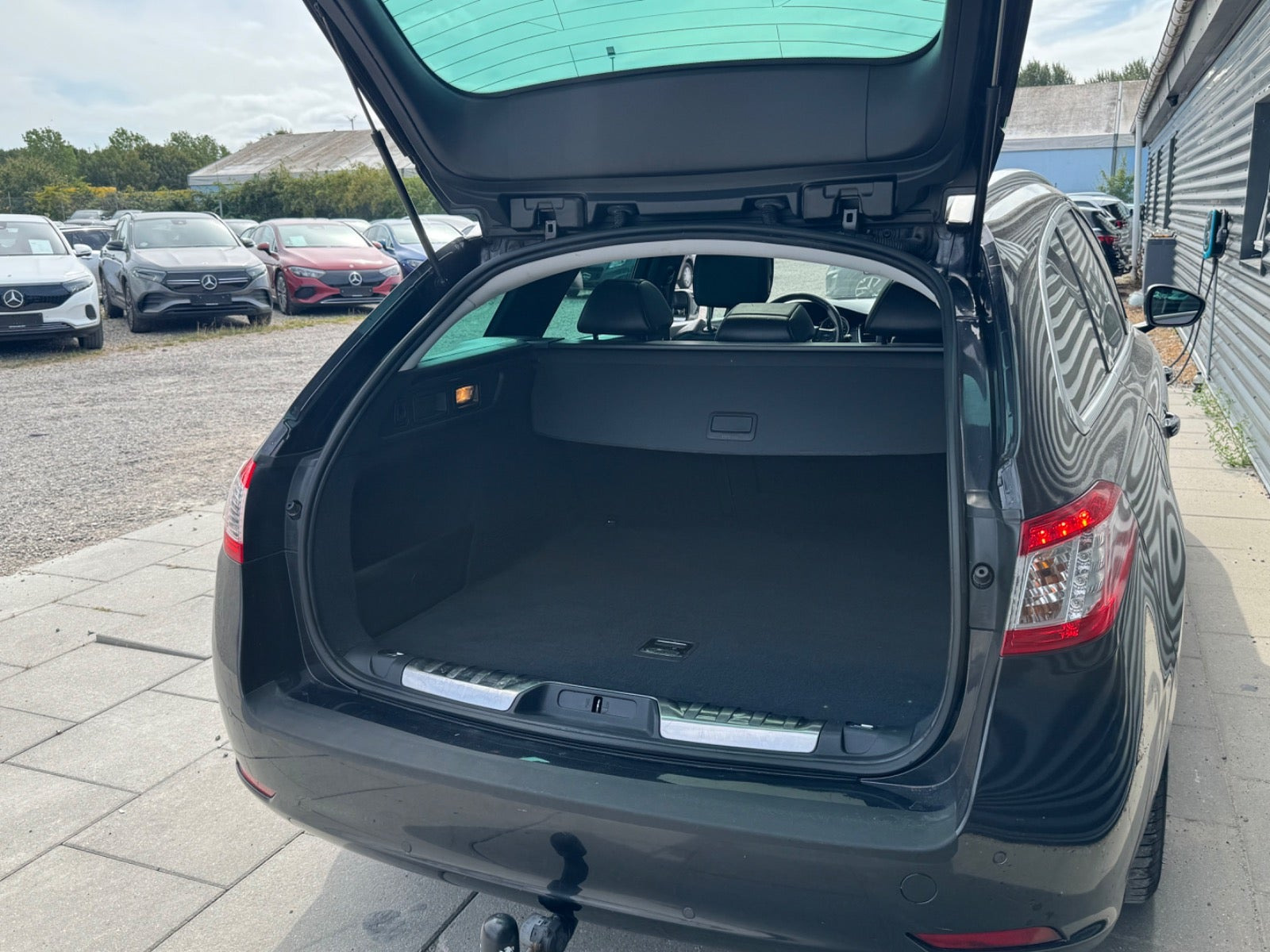 Grå Peugeot 508 fra 2012