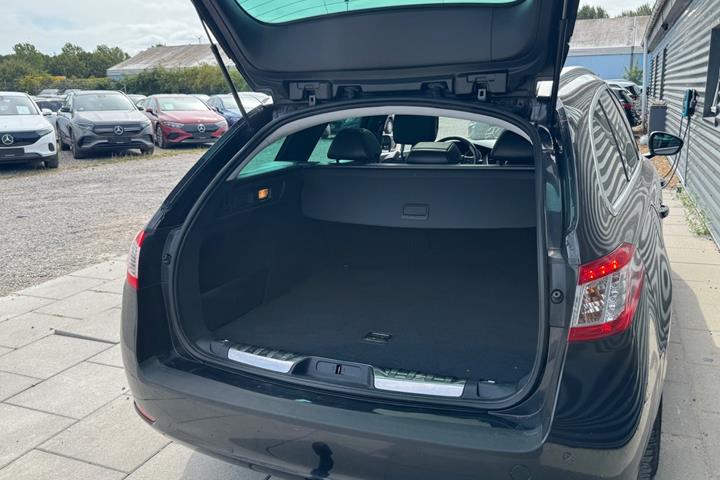 Grå Peugeot 508 fra 2012
