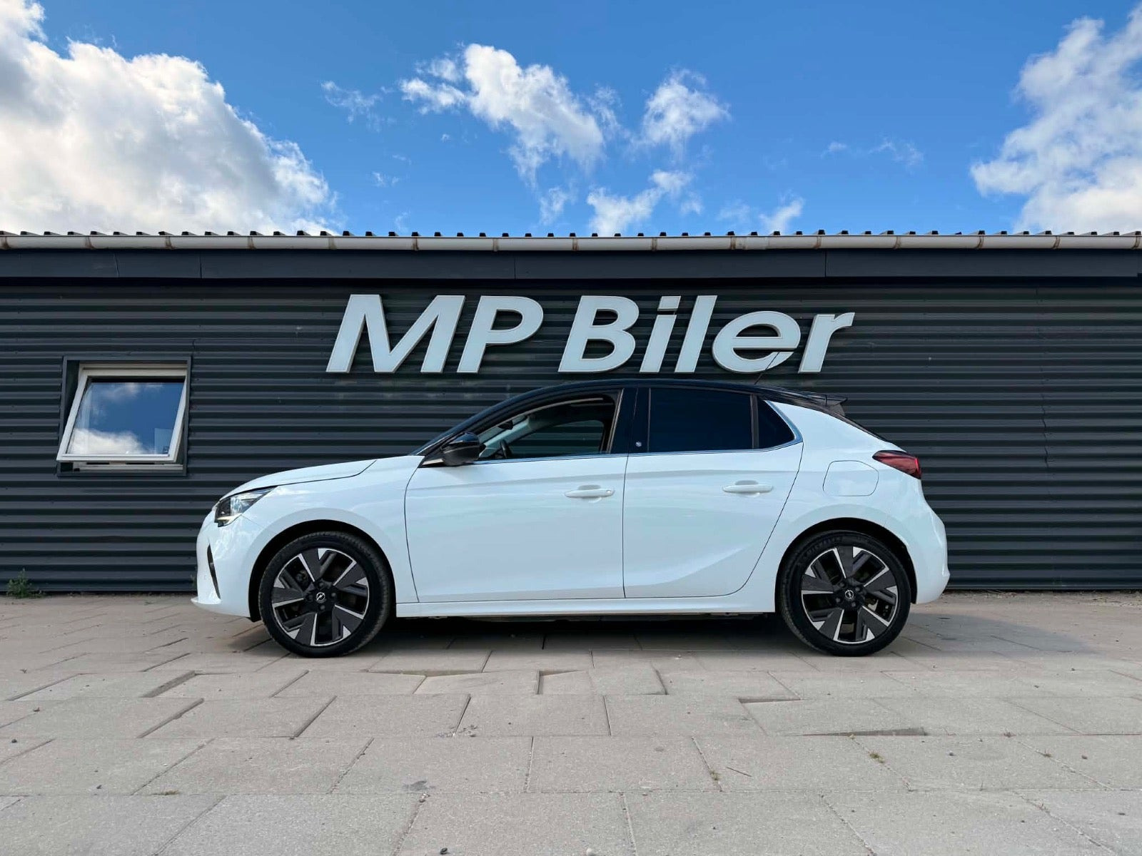 Hvid Opel Corsa-e fra 2021