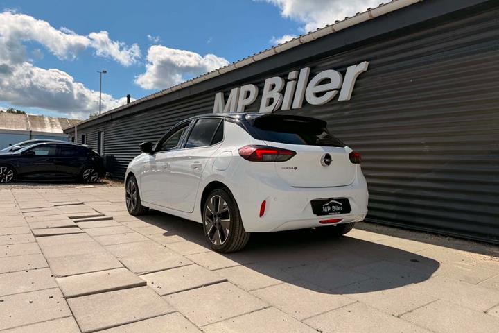 Hvid Opel Corsa-e fra 2021