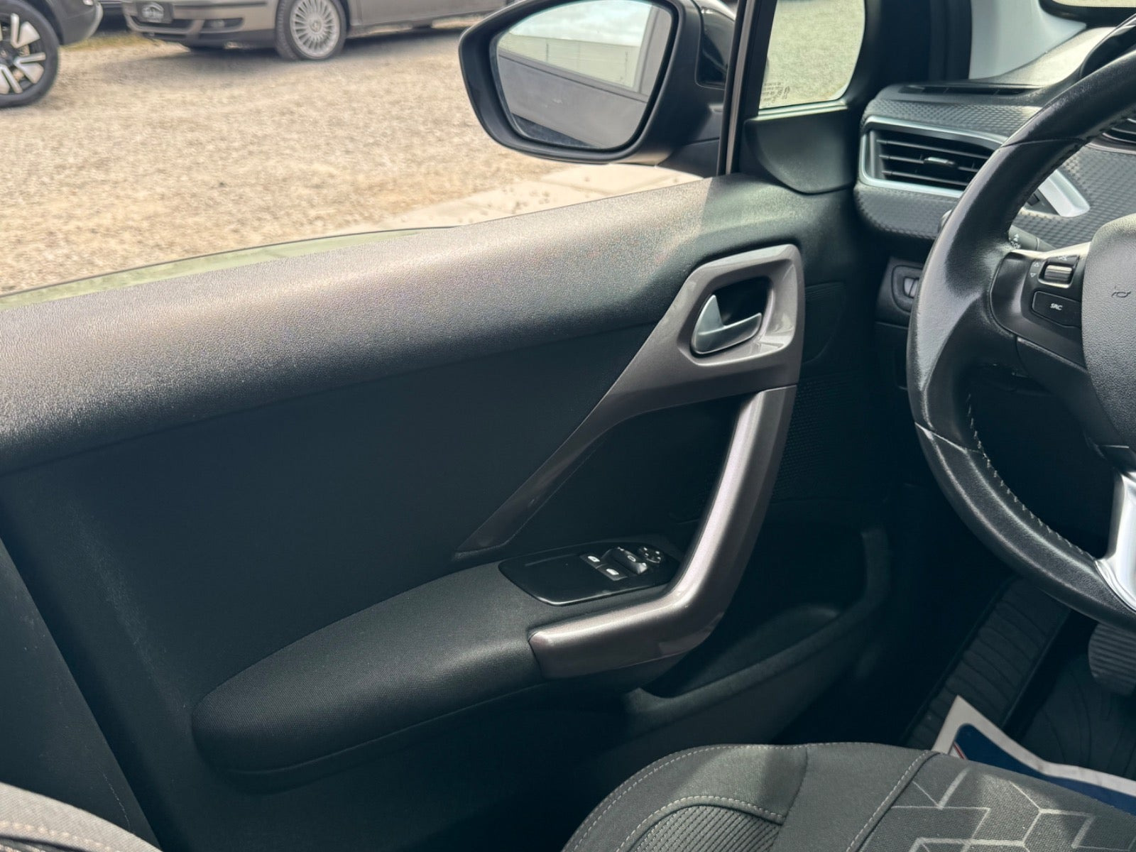 Grøn Peugeot 2008 fra 2013