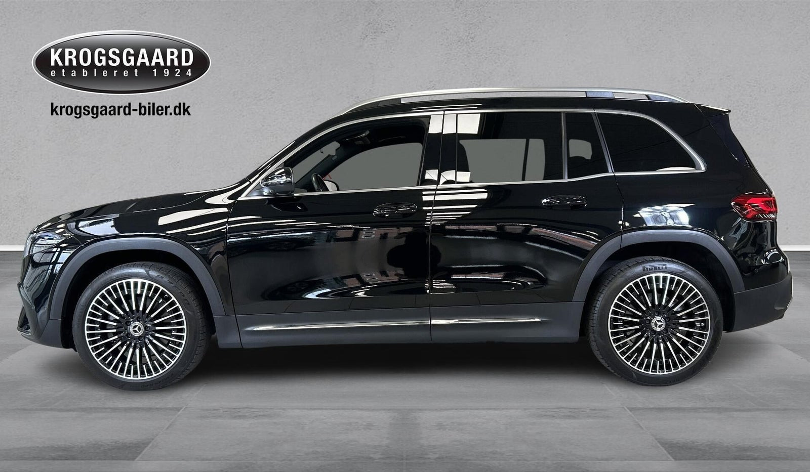 Sort Mercedes EQB250 fra 2023