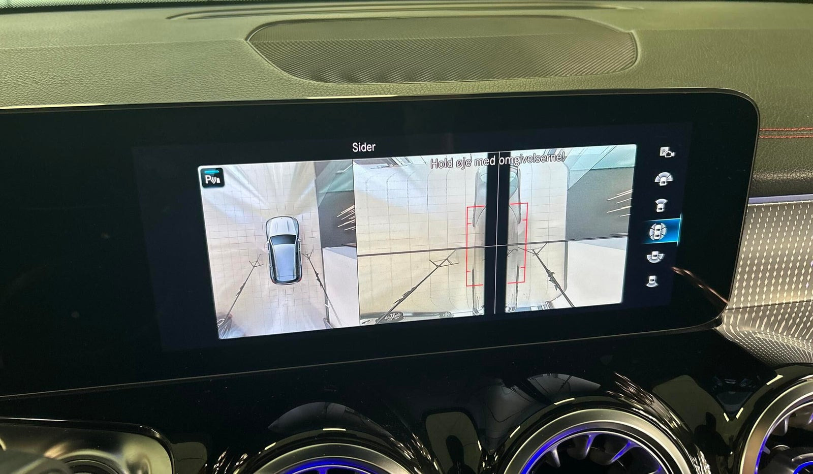 Sort Mercedes EQB250 fra 2023