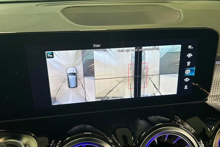 Sort Mercedes EQB250 fra 2023