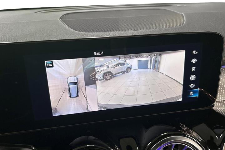 Sort Mercedes EQB250 fra 2023