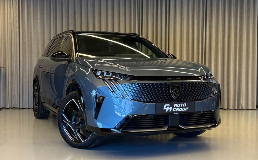 Peugeot e-5008 77 GT 7prs