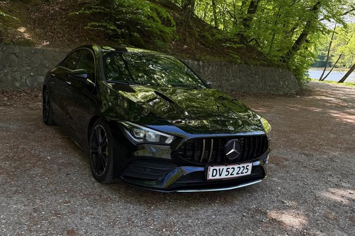 Sort Mercedes CLA200 fra 2020