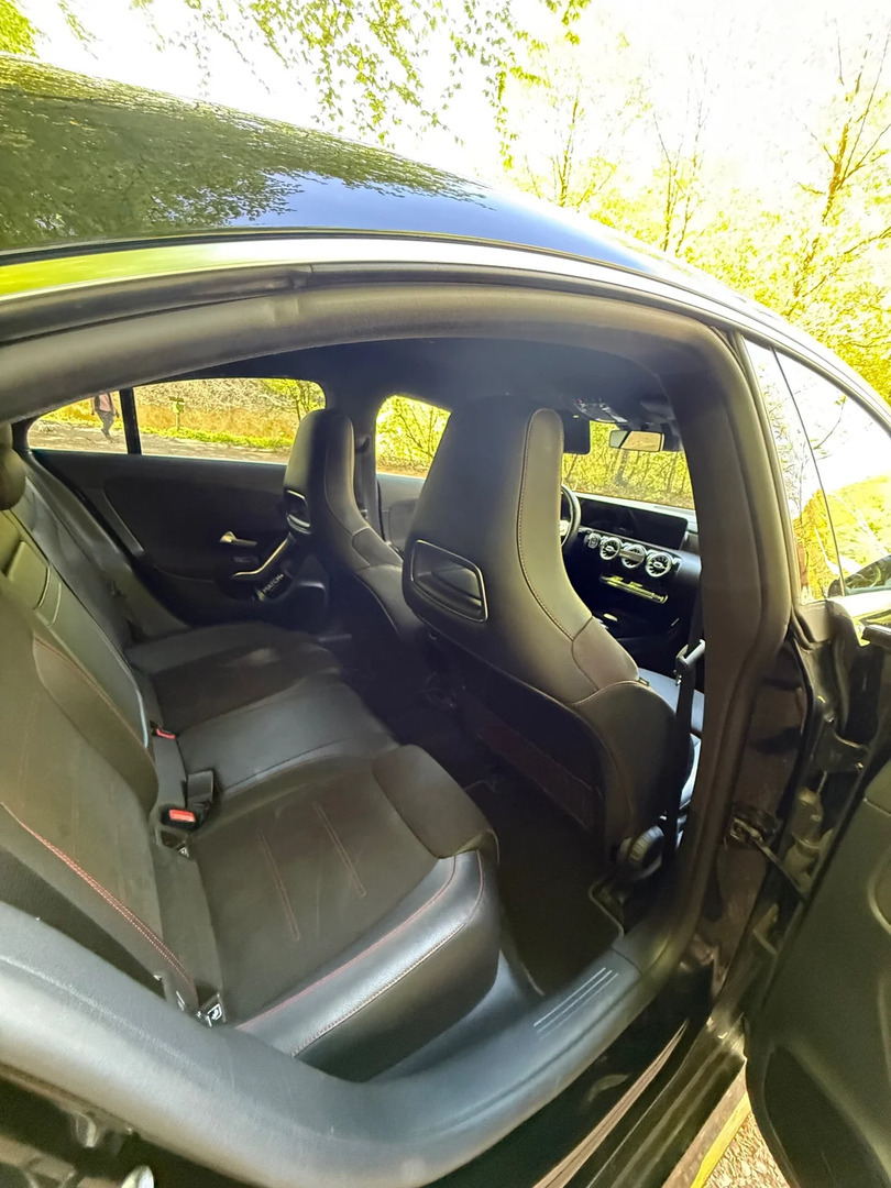 Sort Mercedes CLA200 fra 2020