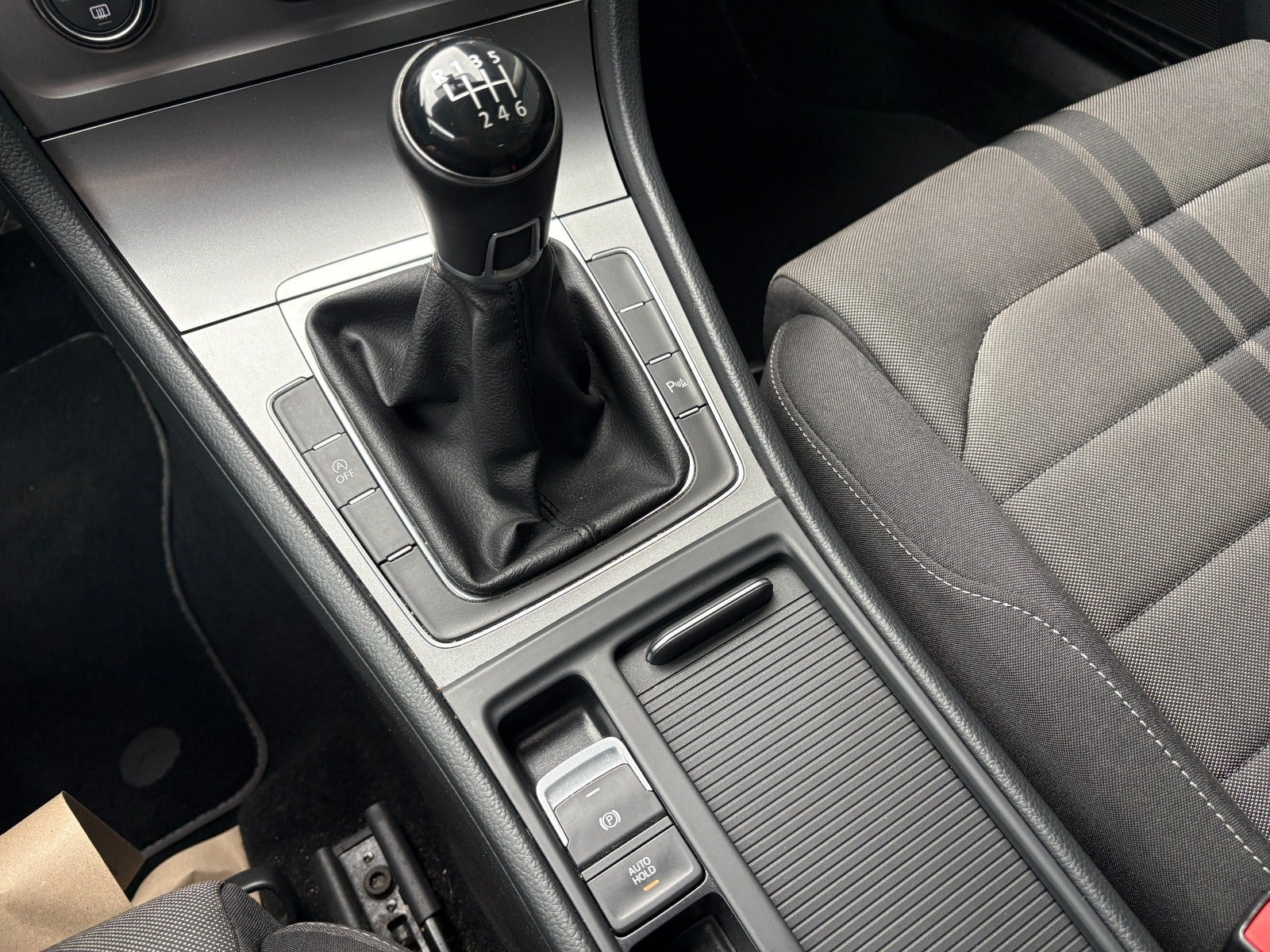Blå VW Golf VII fra 2017