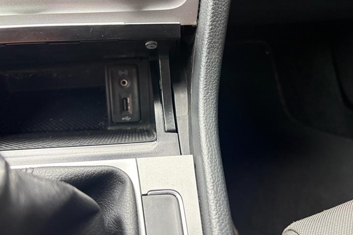 Blå VW Golf VII fra 2017