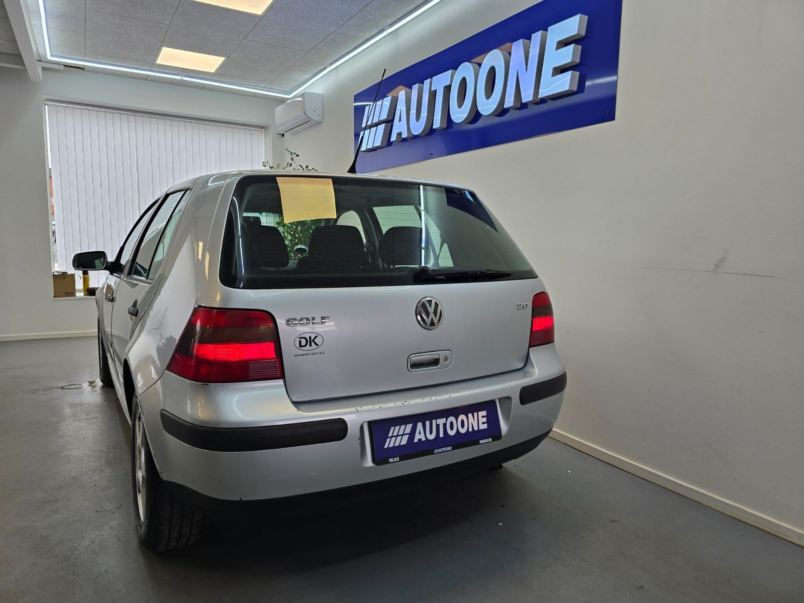 Sølv VW Golf IV fra 2002