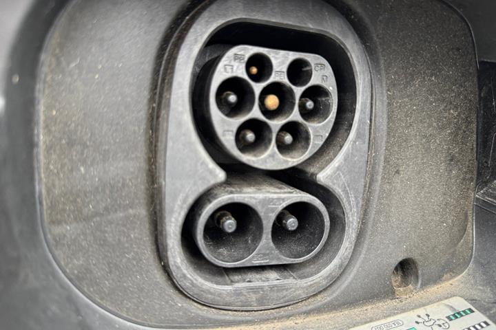 Grå VW ID.4 fra 2021