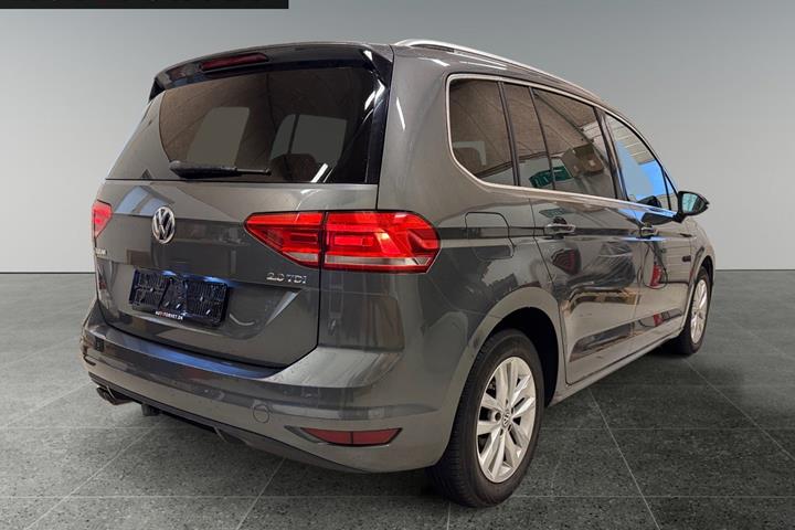 Grå VW Touran fra 2018