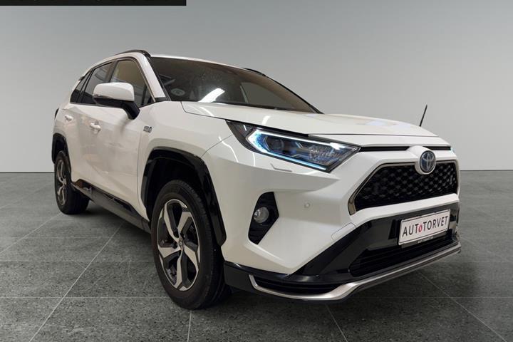 Hvid Toyota RAV4 fra 2020