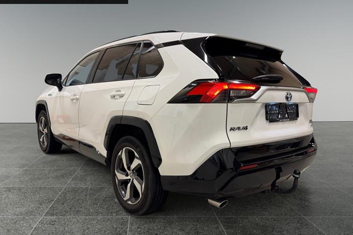 Hvid Toyota RAV4 fra 2020
