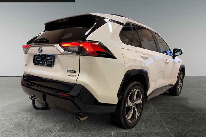 Hvid Toyota RAV4 fra 2020