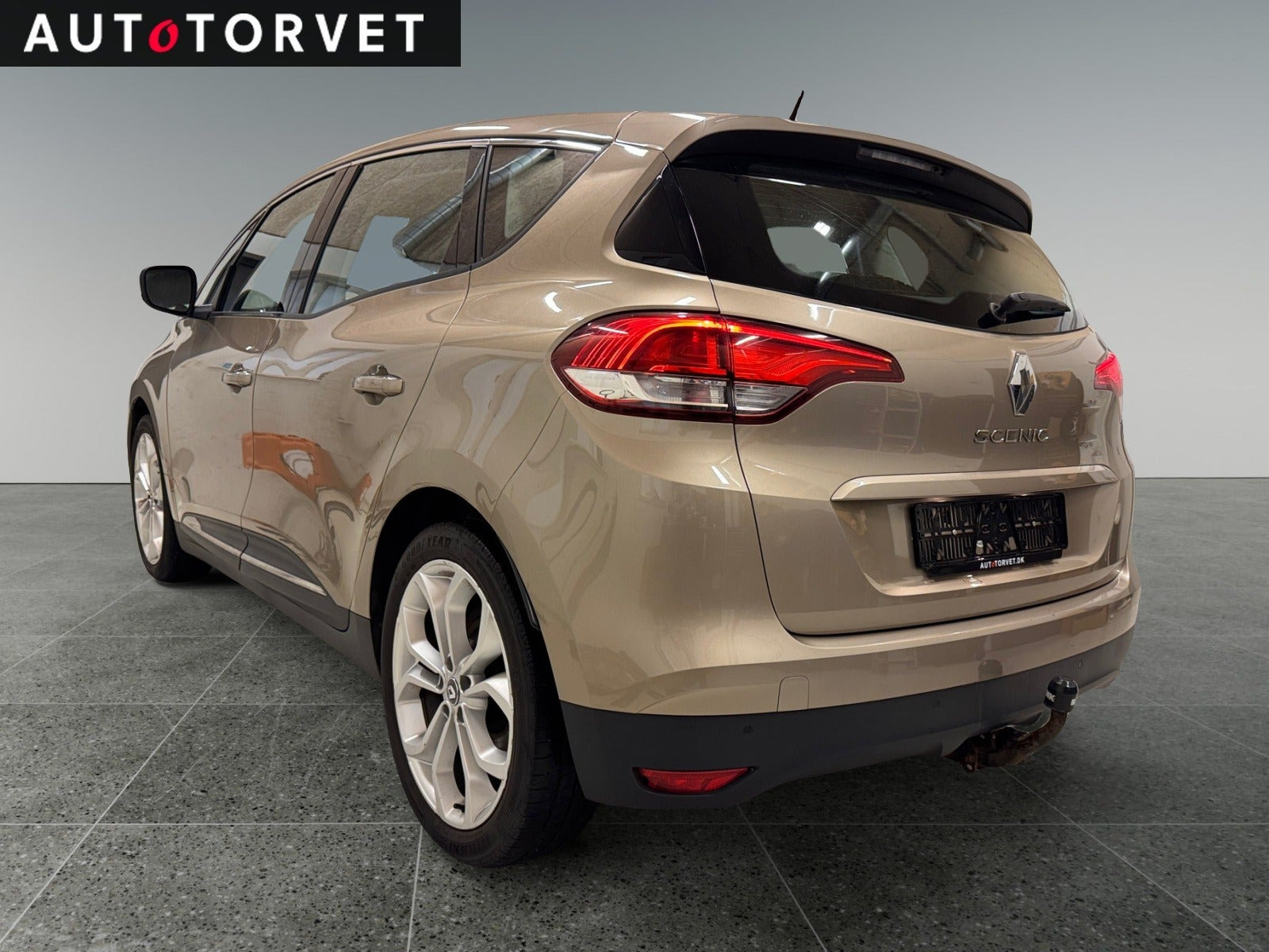 Orange Renault Scenic IV fra 2017