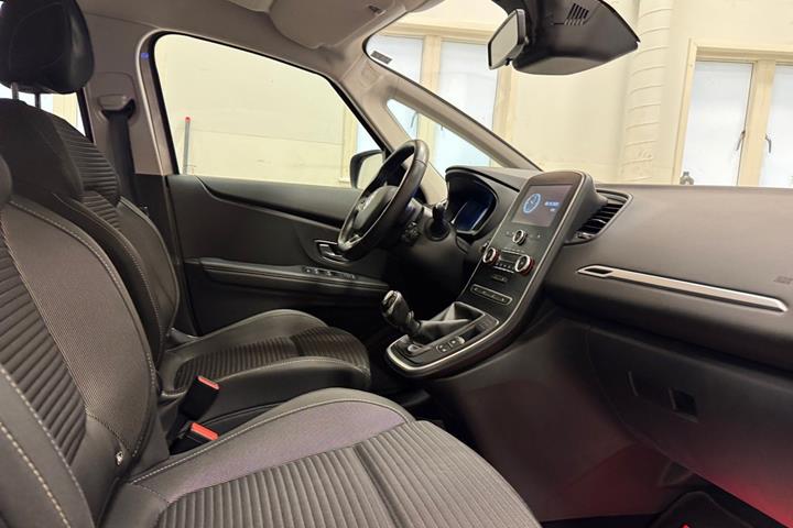 Orange Renault Scenic IV fra 2017