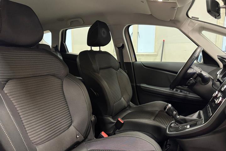 Orange Renault Scenic IV fra 2017