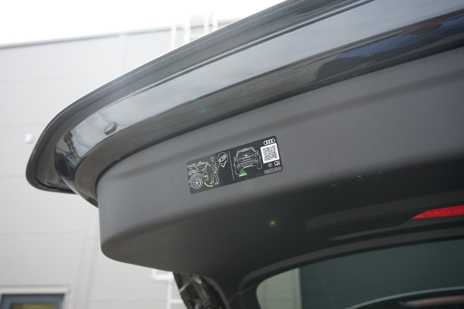 Sort Audi Q6 e-tron fra 2025