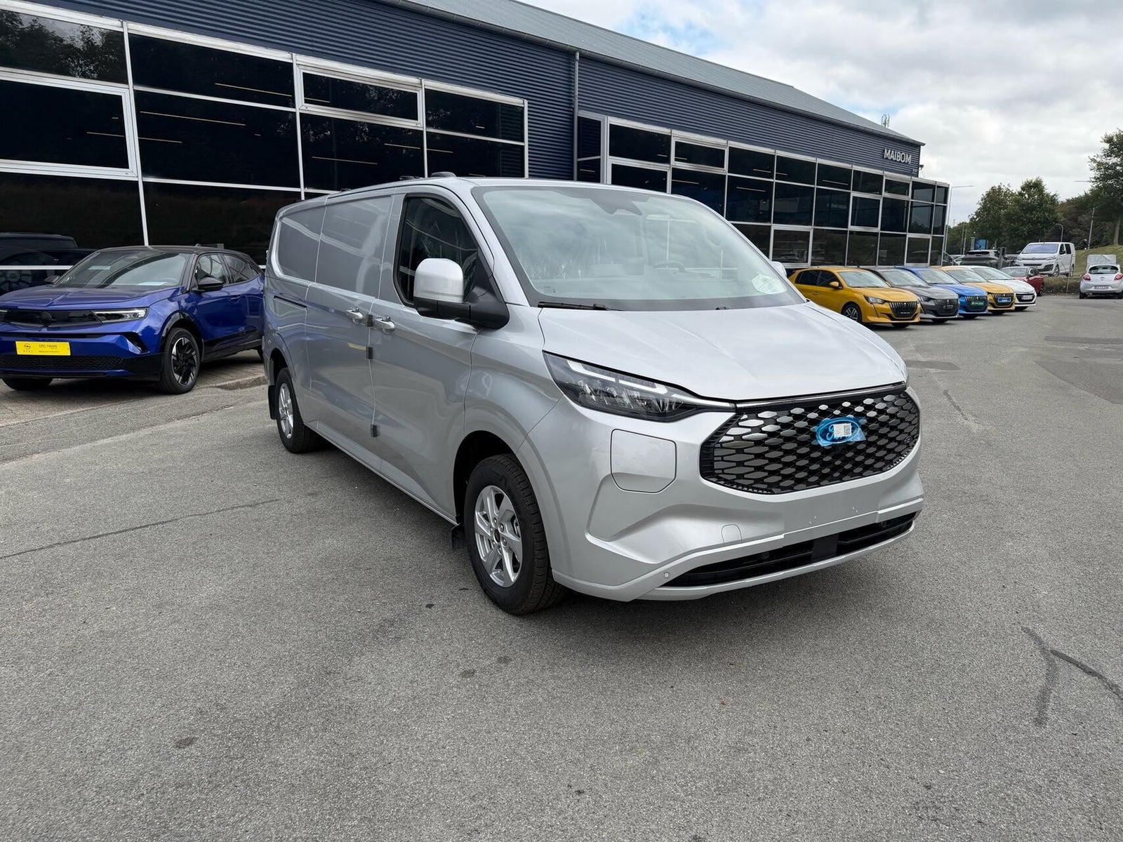 Sølv Ford E-Transit Custom 340 L2 fra 2026