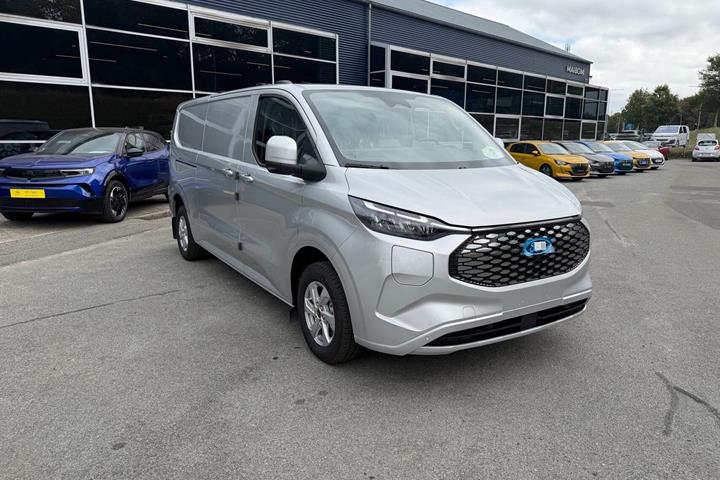 Sølv Ford E-Transit Custom 340 L2 fra 2026