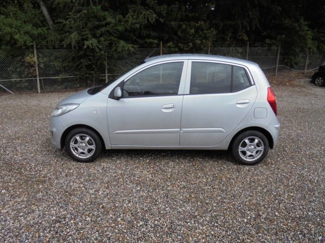 Sølv Hyundai i10 fra 2011