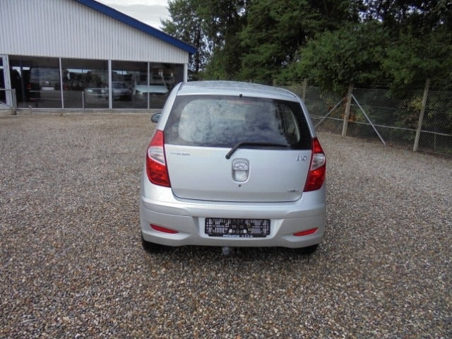 Sølv Hyundai i10 fra 2011