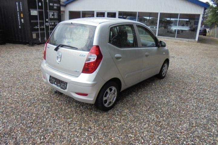 Sølv Hyundai i10 fra 2011