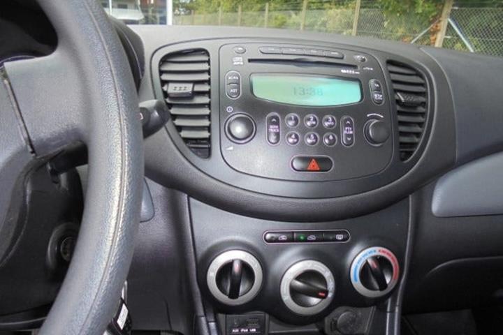Sølv Hyundai i10 fra 2011