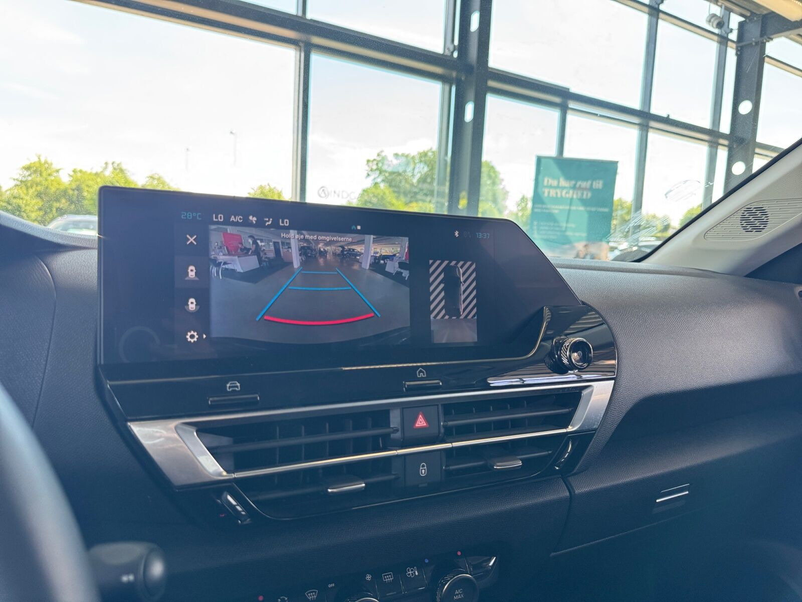 Grå Citroën ë-C4 fra 2024