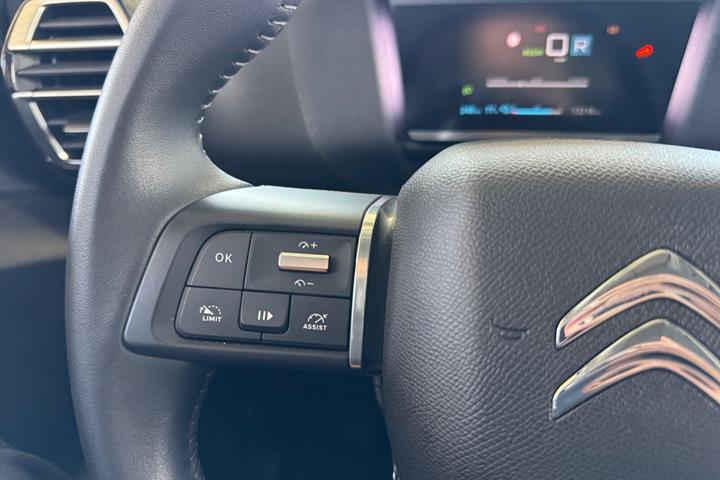 Grå Citroën ë-C4 fra 2024