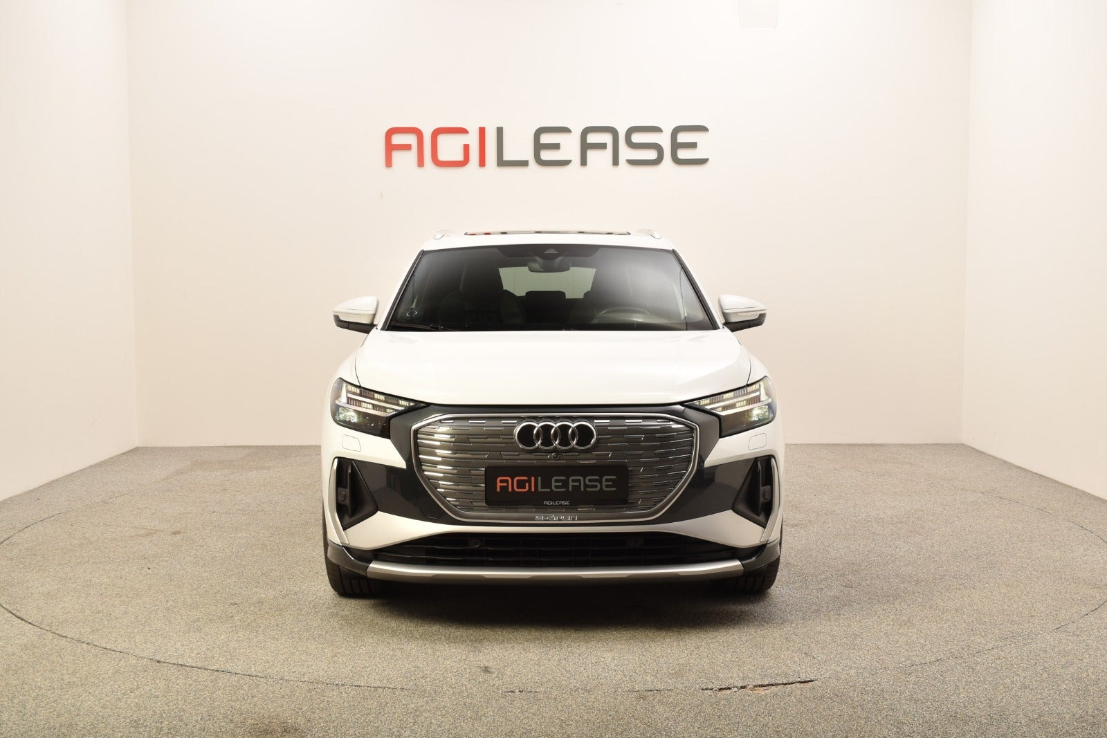 Hvid Audi Q4 e-tron fra 2021