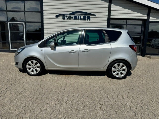 Sølv Opel Meriva fra 2016