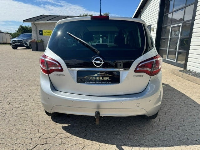 Sølv Opel Meriva fra 2016