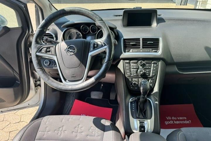 Sølv Opel Meriva fra 2016