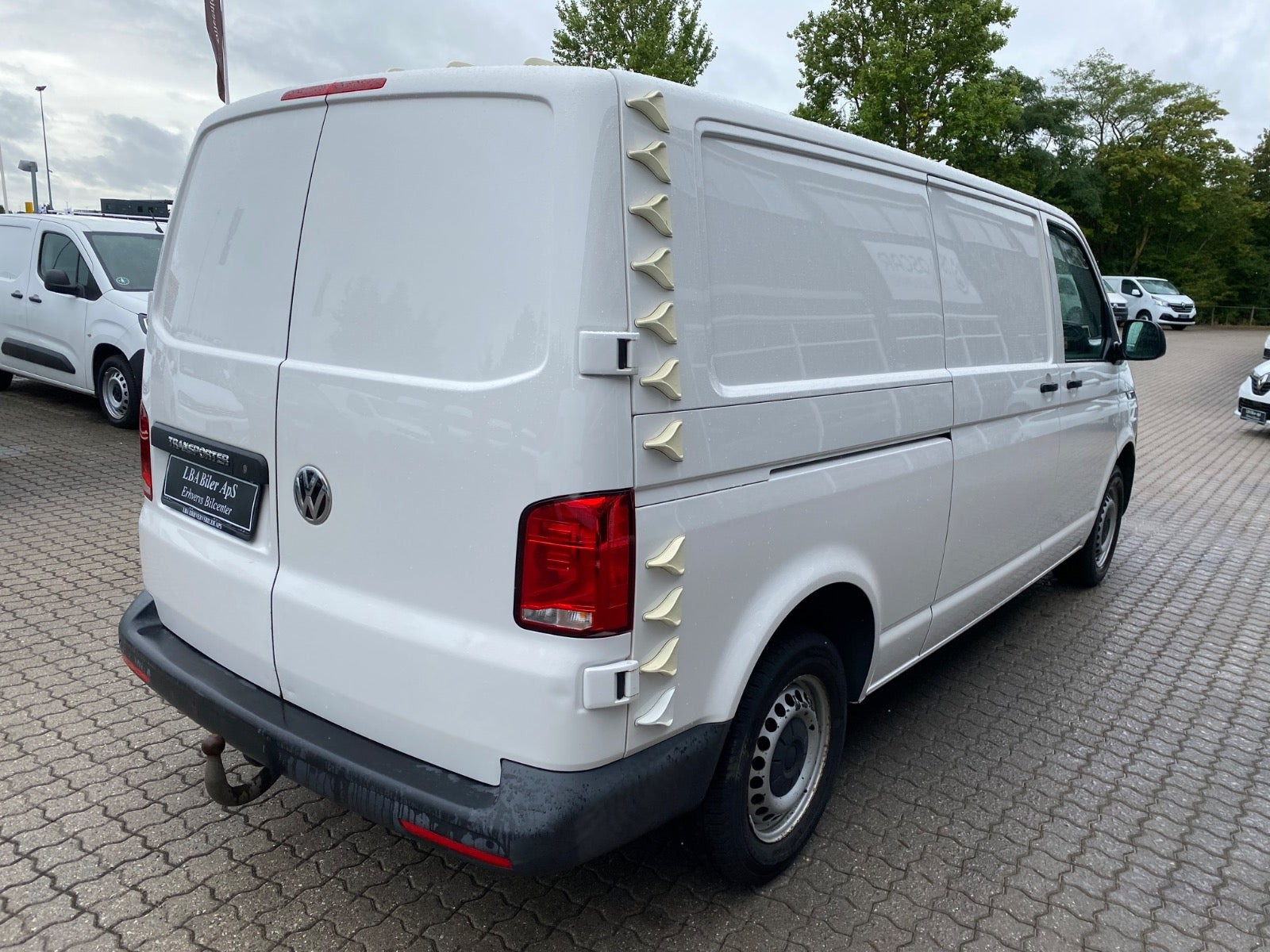 Hvid VW Transporter fra 2020