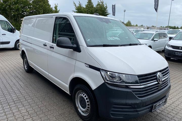 Hvid VW Transporter fra 2020