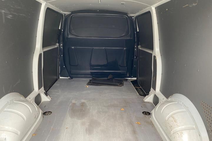 Hvid VW Transporter fra 2020