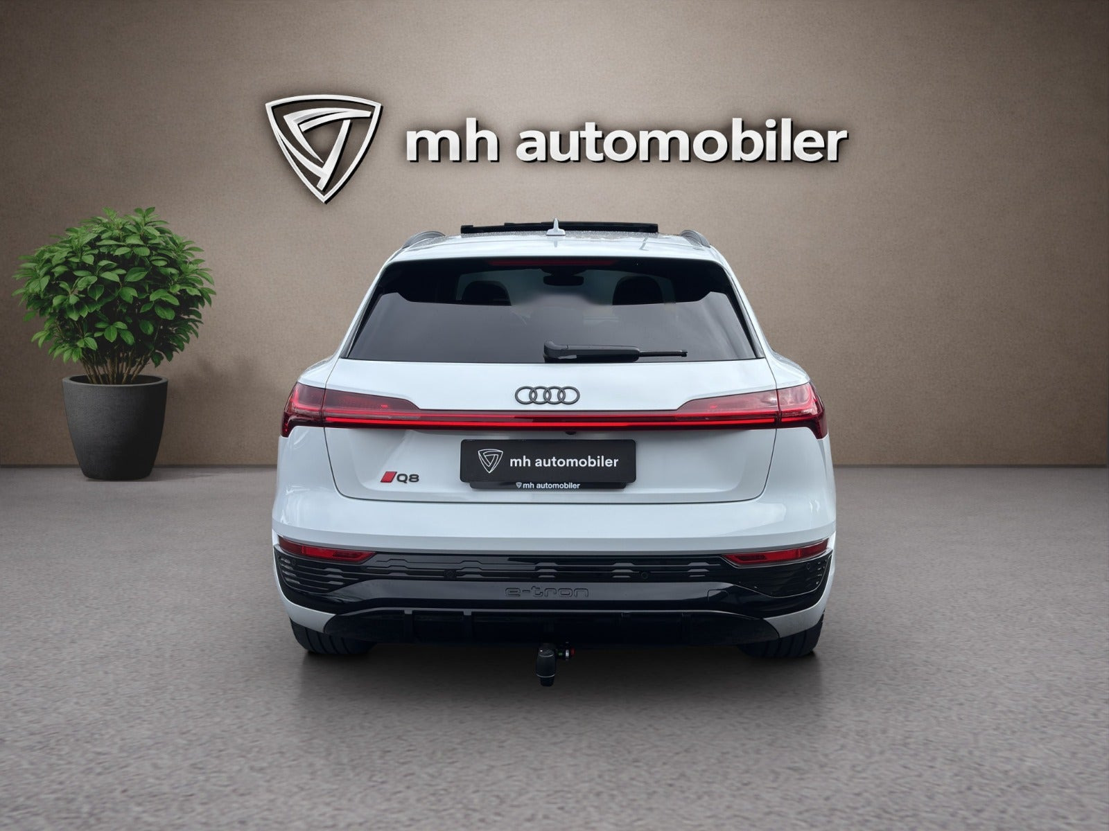 Hvid Audi Q8 e-tron fra 2024