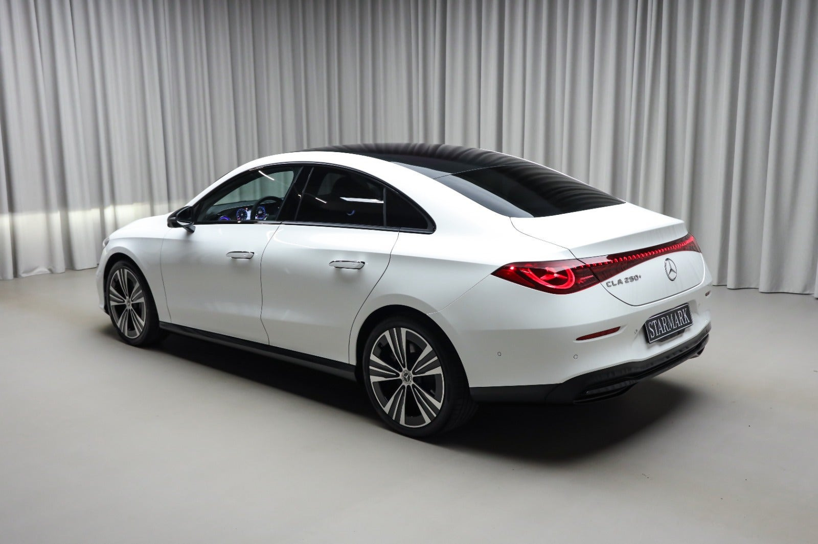 Hvid Mercedes CLA250+ fra 2025