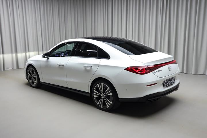 Hvid Mercedes CLA250+ fra 2025