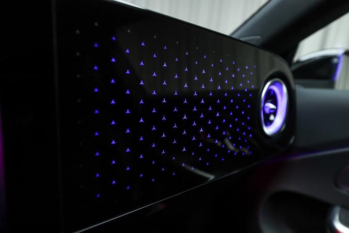 Hvid Mercedes CLA250+ fra 2025