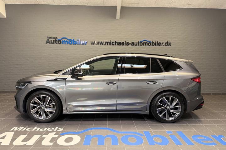 Grå Skoda Enyaq fra 2025
