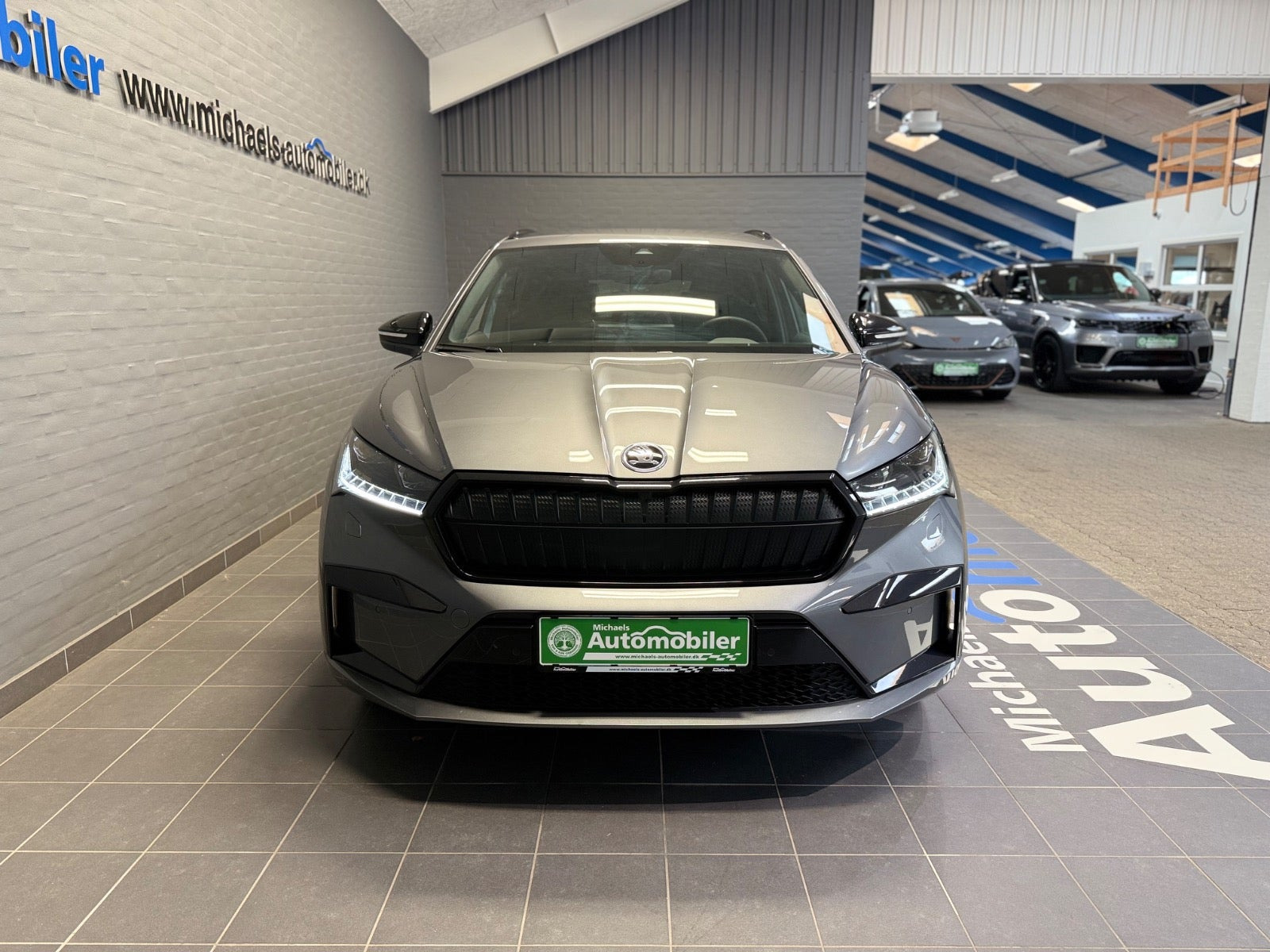 Grå Skoda Enyaq fra 2025